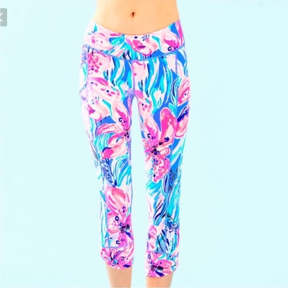 Lilly Pulitzer Luxletic Weekender Crop Fara Leggings Bennet Blue Hypes Stripe XS